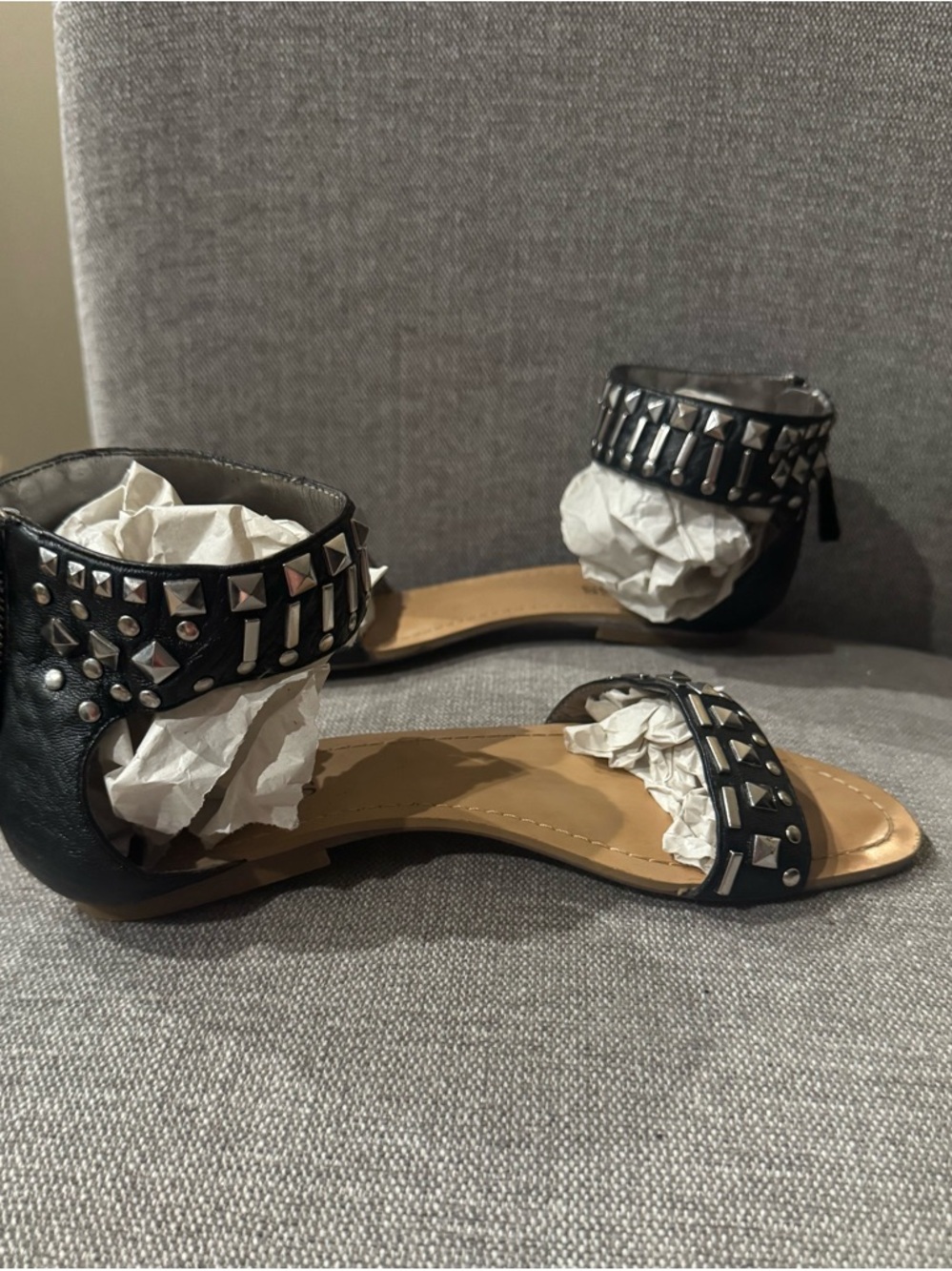 GUESS Black Studded Gladiator Sandals Size 7 Edgy Rocker Chic Ankle Strap Flats - Picture 5 of 7